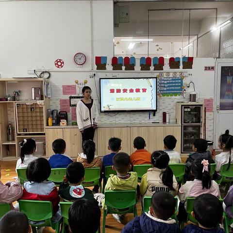 我们是爸爸妈妈心中的宝贝，每天坚持来幼儿园，坚持锻炼身体👍