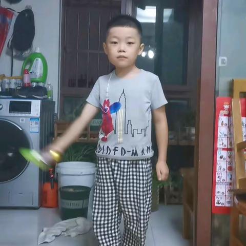 张君诺的暑假生活