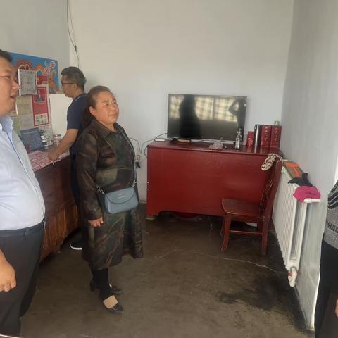 考察小额信贷资质