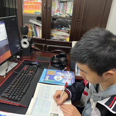 快乐居家       我们一起遇见美好——灵宝市二中九（9）班优秀学生王梓桐网课学习