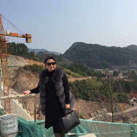 老大祝女同胞节日快乐！