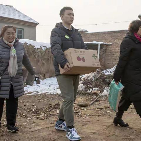 2020德州市绿丝带志愿者协会组织慰问武城县贫困家庭