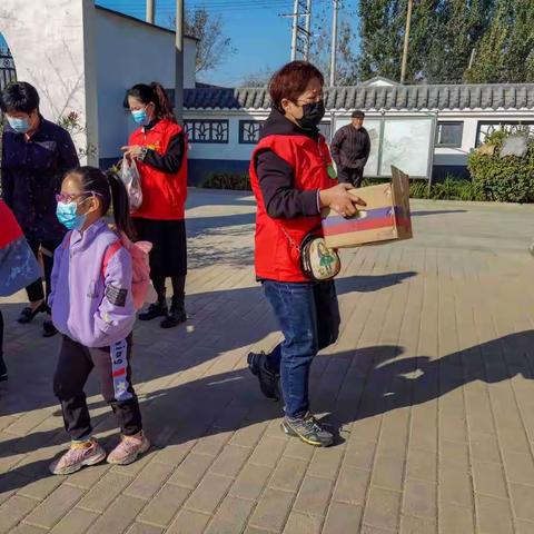 2020德州市绿丝带志愿者陪伴老人迎重阳