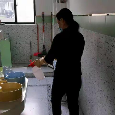 中二班家长半日开放活动