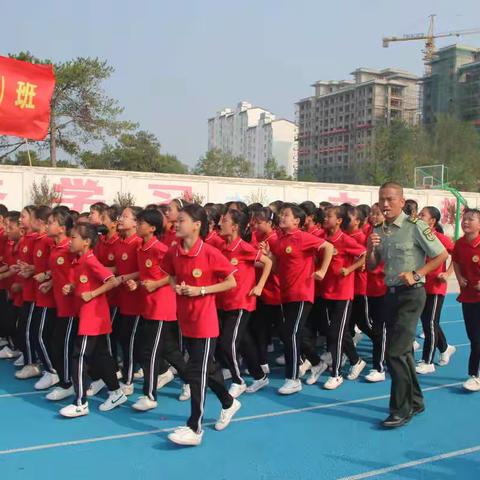 报告，新生集合完毕，请检阅！             ——商城思源实验学校七年级新生军训纪实