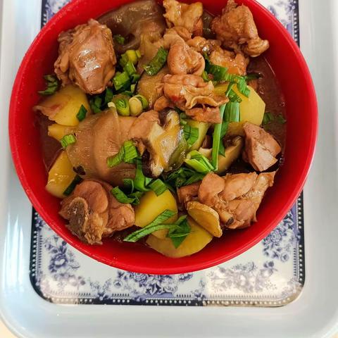 可乐餐厅午餐特色香菇炖鸡