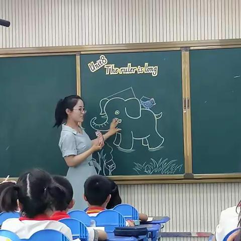 团员跟进勤学习 课堂教学展风采——原泉小学英语组教研活动纪实