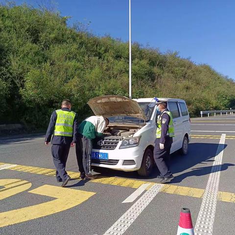 在岗位上践行雷锋精神