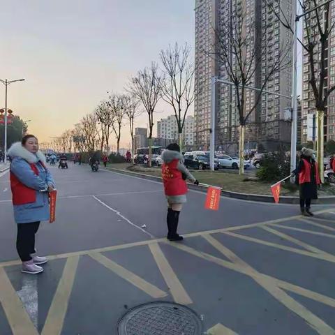 一路同行，感谢有你！——记龙江路小学一（三）班家长执勤日