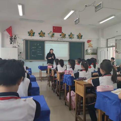 课堂展风采 教研促成长 ——乌海市教研中心高娃老师走进实验小学指导教学工作