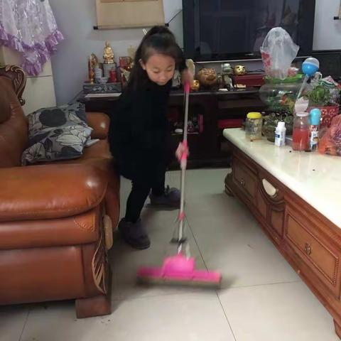 灵宝市第二实验小学四二班开启“日行一善，月习一德”实践教育活动