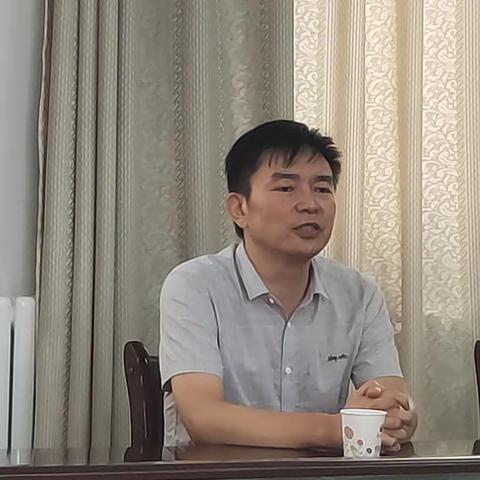 开发区龙腾公司党支部邀请西安工程大学教授李斌讲授党课