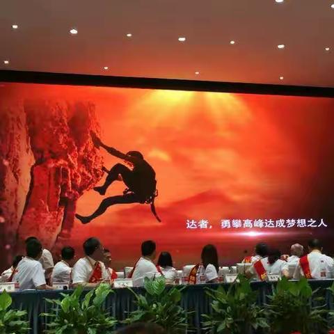 来吧，和长卿一起抱抱！