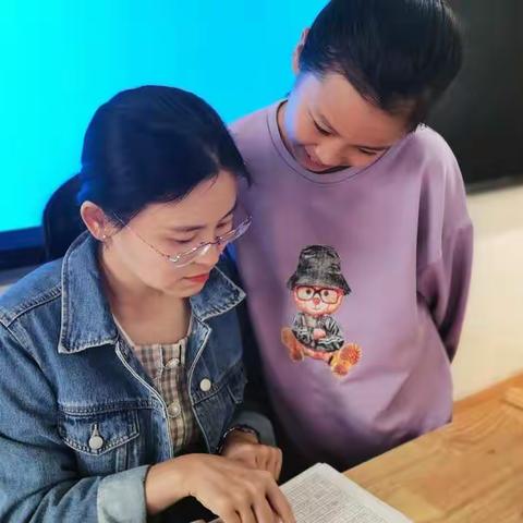 【我爱阅读】最美人间四月天，浓浓书香沁校园——临朐中学附属小学经典诵读展播之教师篇(二)