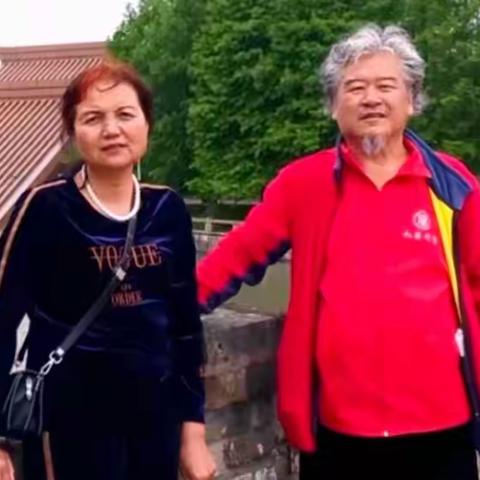 【山西太原】著名悬空书法大师张育勤的夫人张亚丽