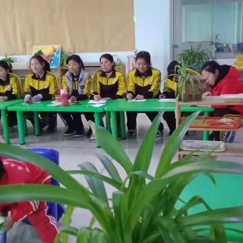 听课共交流，评课助成长——听评课教研交流活动