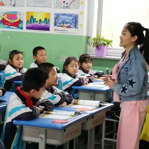 青年教师雷倩音乐汇报课《小小驼铃响叮当》