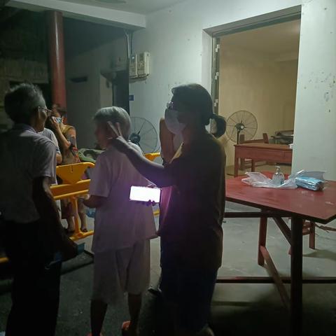 网格员助力全员核酸检测工作