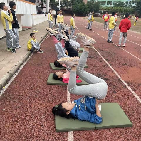 小学田径队训练日常