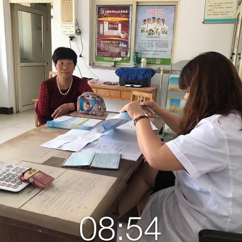 伯延中心卫生院到双玉泉村签约