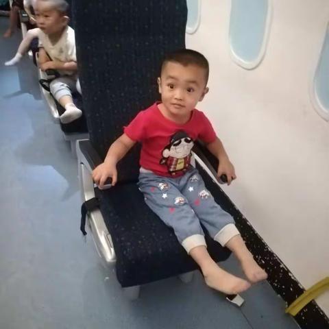 天天向上幼儿园苗二班吴喆宇本学期回顾