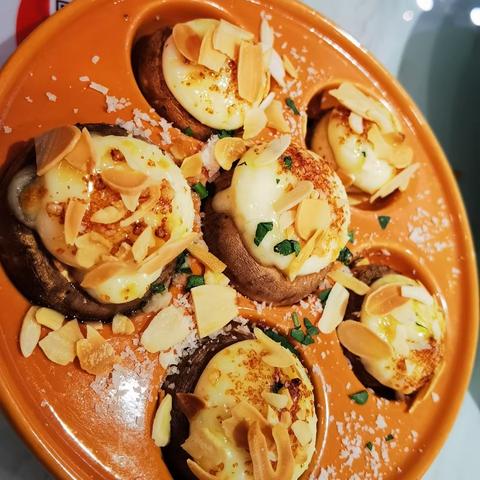 你的美食小妞上线了