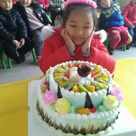 在这辞旧迎新的时刻祝:我们的宝贝王倩小朋友生日快乐！！！😘😘😘😘