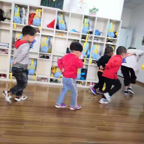 北辰幼儿园小鹿班防震防火🔥演练