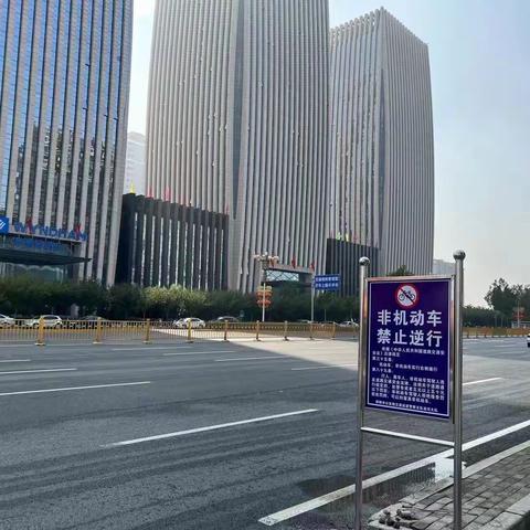 这里的标志标识牌“上新了”！  提醒非机动车不要逆行