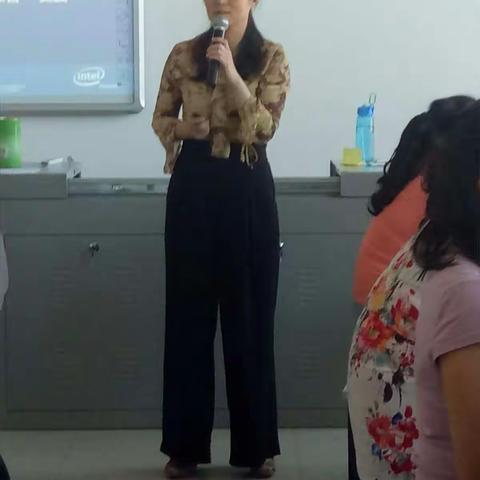 好风凭借力，秋日梦启航----怀来县小学语文教师课堂教学能力提升培训班第二模块培训顺利进行！