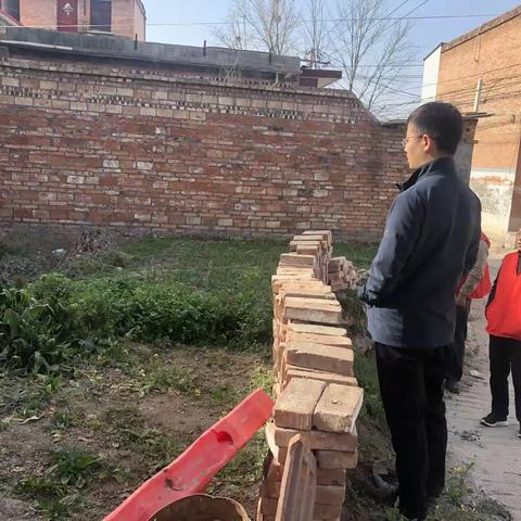河洛镇:春季禁种铲毒踏查在行动
