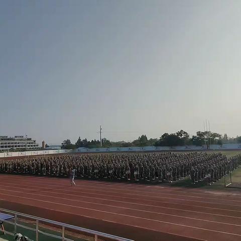 黄陂一中前川校区2023级高一军训