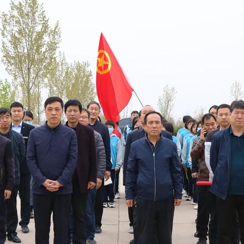 清明时节雨纷纷，四中师生祭英魂