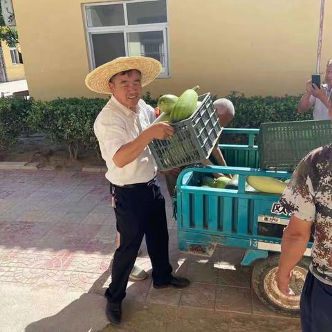 【曲兴村：我为群众办实事】——情系敬老院，我们为老人送爱心