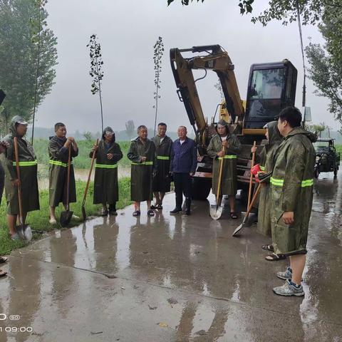 心系群众，主动担当