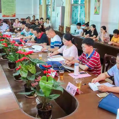 精准指导   谋求突破——市教研室领导和专家到我校指导教学教研工作