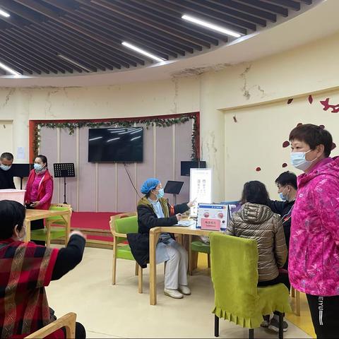 关爱老人，服务便民