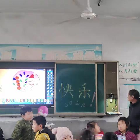 新庄镇轴沟小学庆元旦手 工制作——雪宝宝来了！