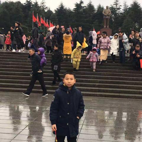 快乐寒假3（5）班李宇轩新的一年祝我亲爱的老师同学新年快乐，诸事顺利