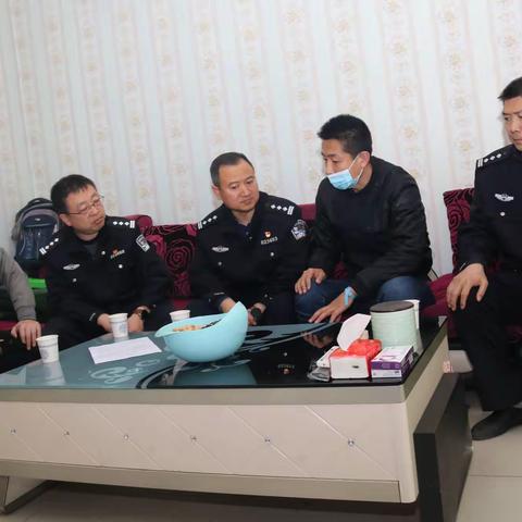 看望慰问生病民警 关心关怀温暖警心