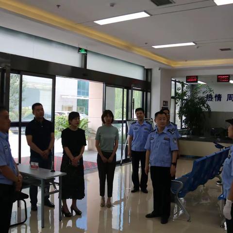 省公安厅宣传处贾春雁科长一行到高新大队调研警营文化建设