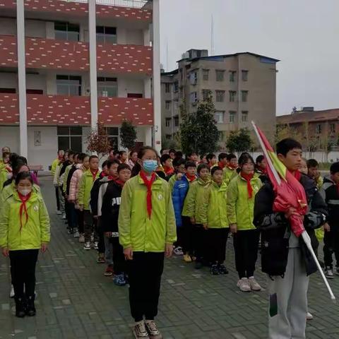 龙口小学升旗仪式(12.05)