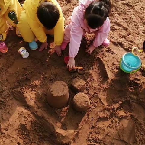 临沂第二十三中学附属幼儿园冬梅班——有趣的沙水