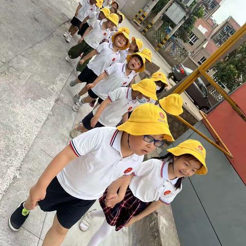 走进小学，体验成长～～云港第三幼儿园大班参观东港小学