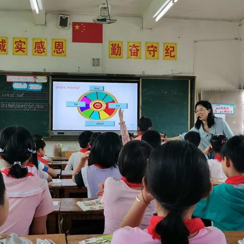 城乡联动 共促成长——南雄市第一小学名师团队到南亩学校开展教学交流活动