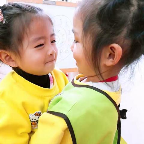 月亮二班成长足迹之爱的抱抱