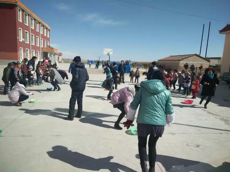 三角城种羊场学校庆祝"三八"妇女节活动
