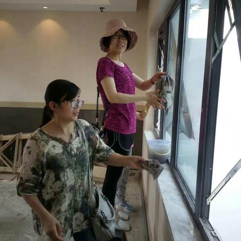 助旅发大会，创美好家园 ——涉县三中全体职工赴“太行小镇”打扫卫生