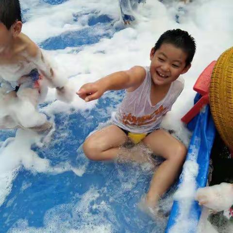 西关小学一年级一班胡雨森快乐的暑假