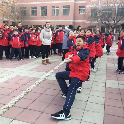 跃华学校小学部拔河比赛